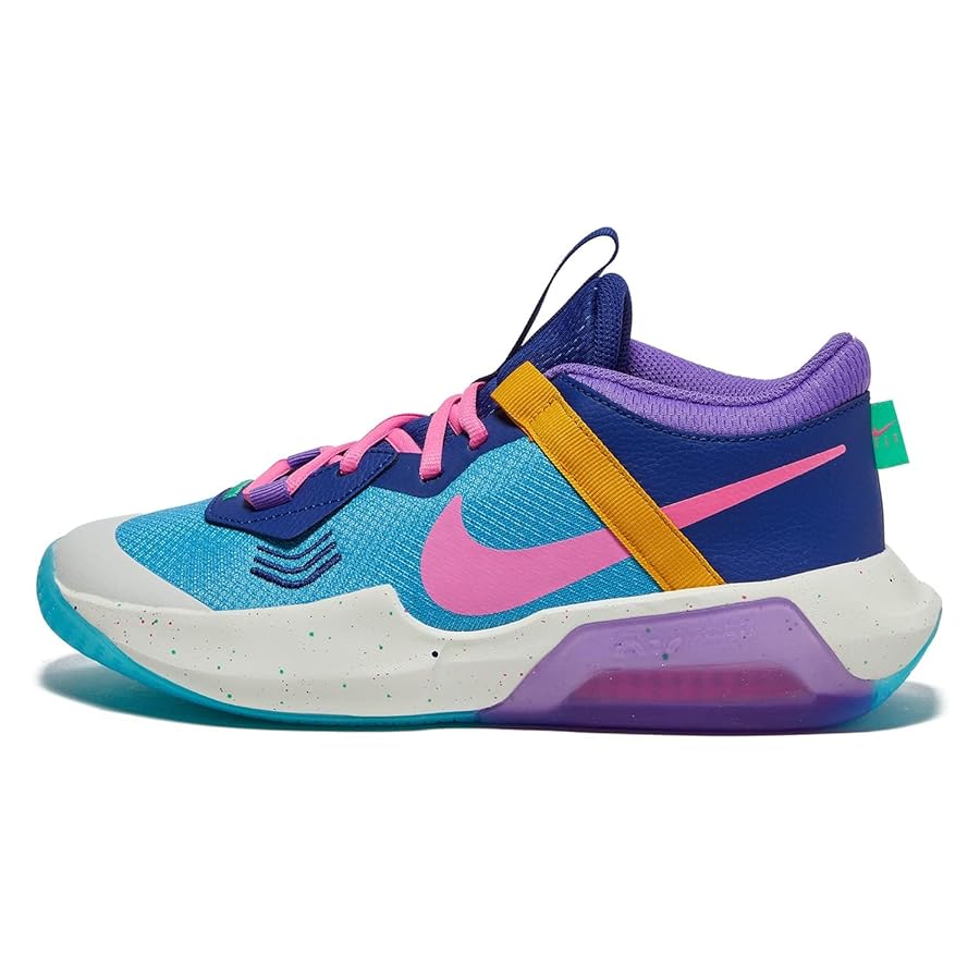 【NIKE】NIKE AIR ZOOM CROSSOVER OLDER KIDS' BASKETBALL SHOES Amazon.com | Nike Air Zoom Crossover (Big Kid) | Basketball